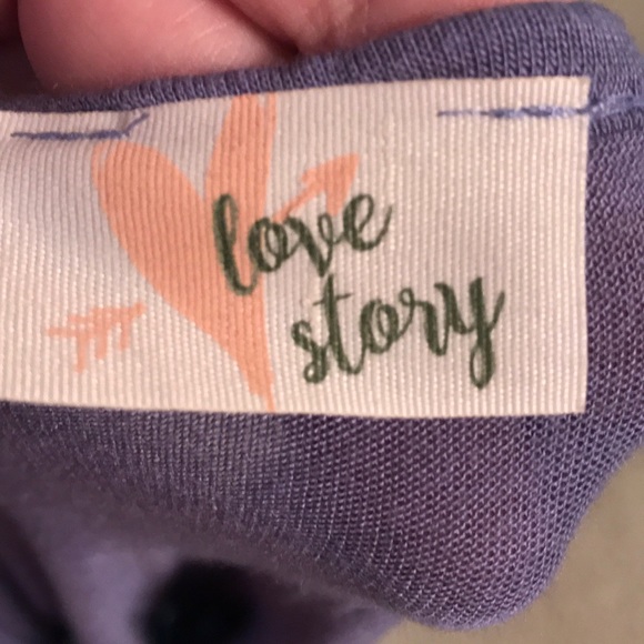 🛍HOST PICK🌟Fabulous ls blouse with semi sheer flutter sleeves - Picture 4 of 4